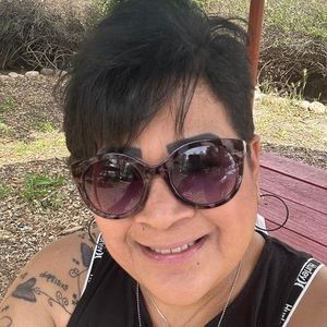 Meet your Posher, Julie